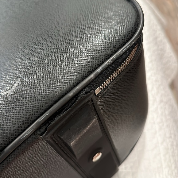 Louis Vuitton Carry On Suitcase - Picture 15 of 16